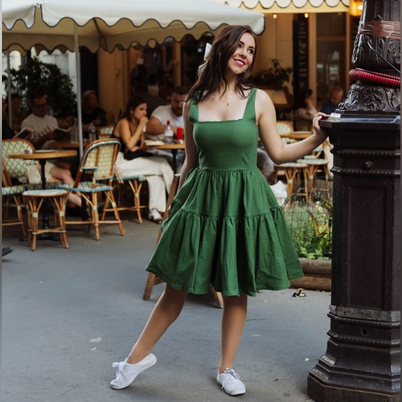 Chelsea Reece Dresses & Skirts - Chelsea Reece Journey Dress in Mansion Moss 26 NWT